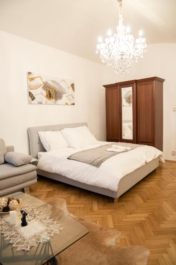 Helen Homestay Vaclavske Namesti Praha Exteriér fotografie