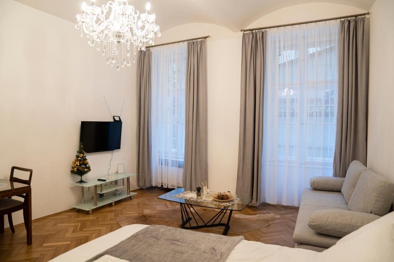 Helen Homestay Vaclavske Namesti Praha Exteriér fotografie